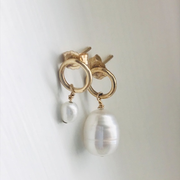 14K circle studs with pearls - Picture 3 of 4